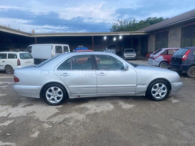 Mercedes E 220-5