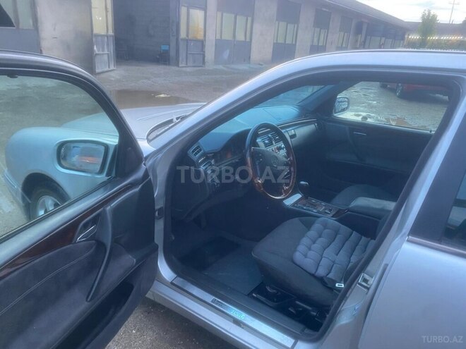 Mercedes E 220-7