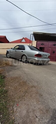 Mercedes E 220-9