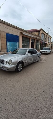 Mercedes E 220-8