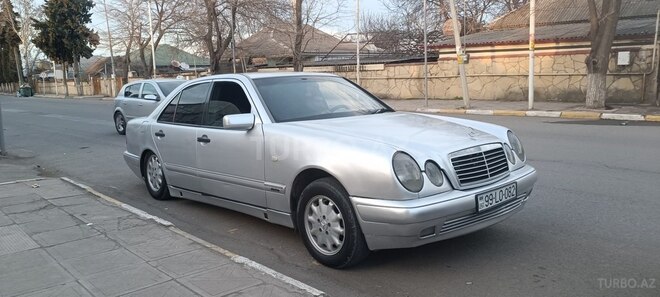 Mercedes E 220-5