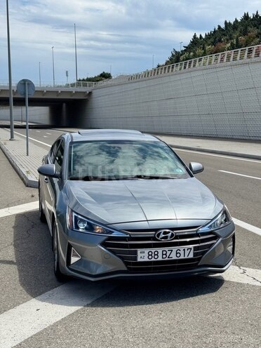 Hyundai Elantra-3