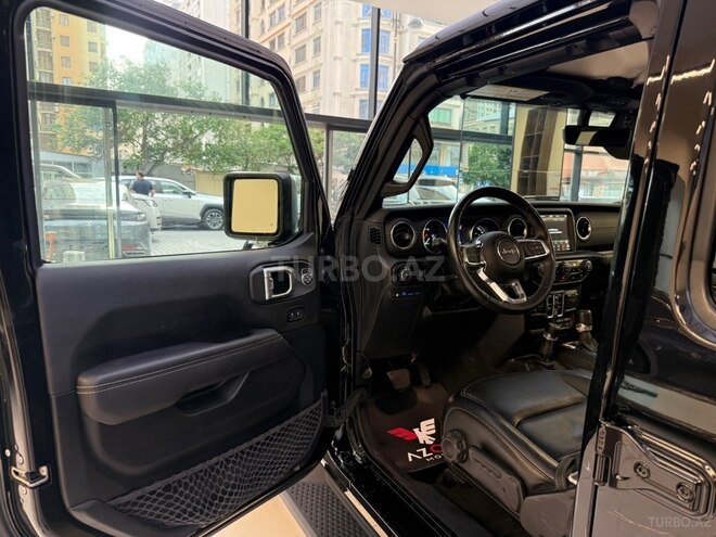 Jeep Wrangler-11