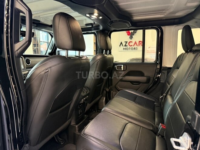 Jeep Wrangler-13