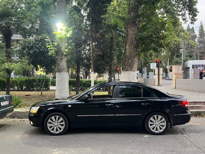 Hyundai Sonata-4