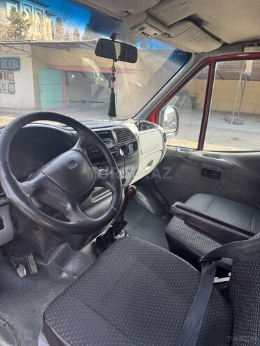 Ford Transit-7