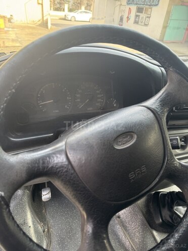 Ford Transit-8