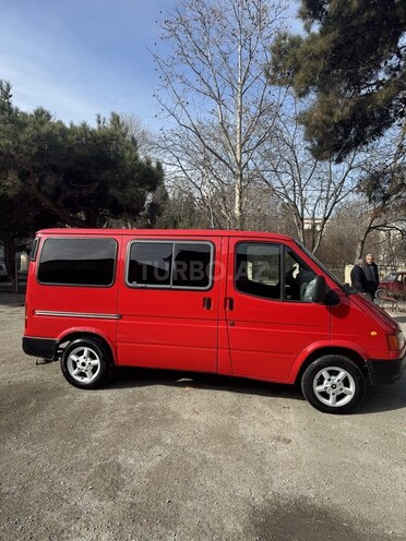 Ford Transit-3