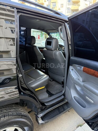 Toyota Land Cruiser Prado-5