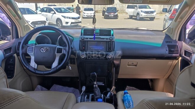 Toyota Land Cruiser Prado-8