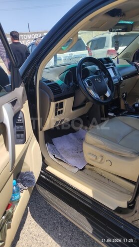 Toyota Land Cruiser Prado-11