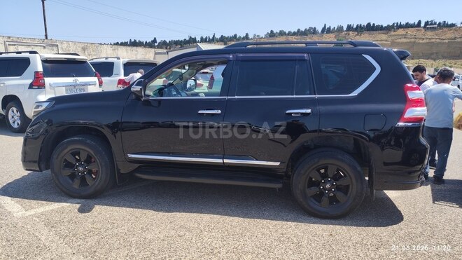 Toyota Land Cruiser Prado-4