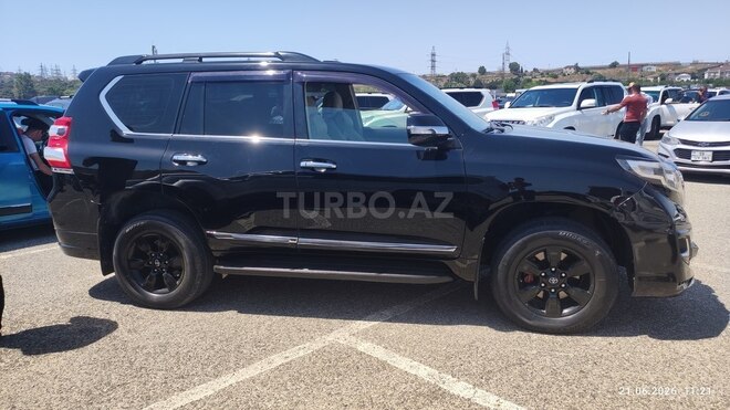 Toyota Land Cruiser Prado-5