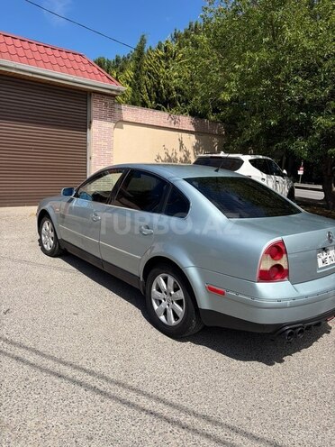 Volkswagen Passat-5