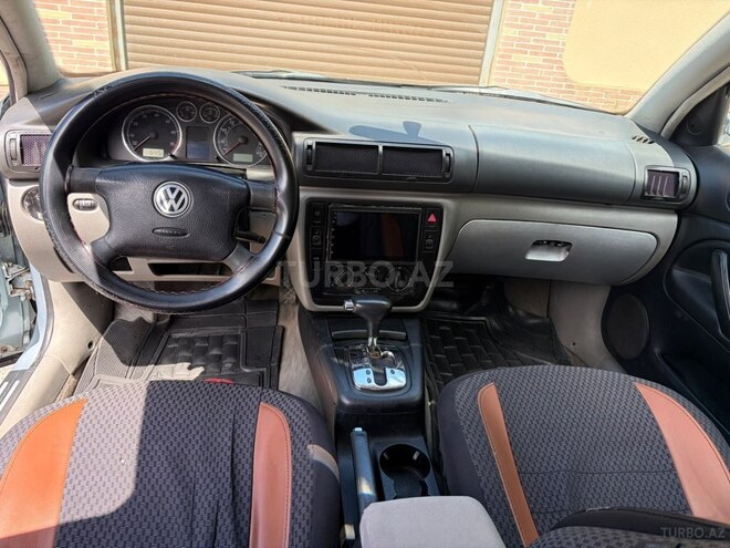 Volkswagen Passat-8