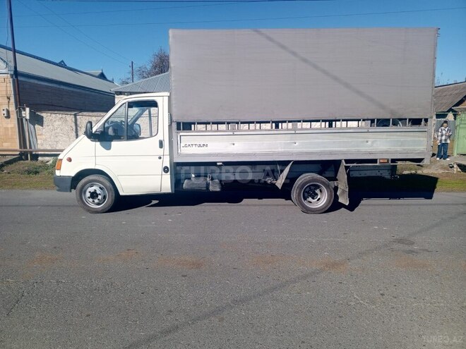 Ford Transit-3