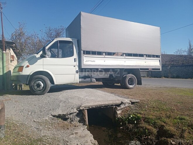 Ford Transit-2