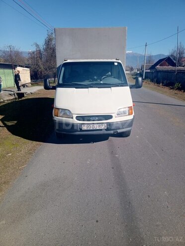 Ford Transit-6