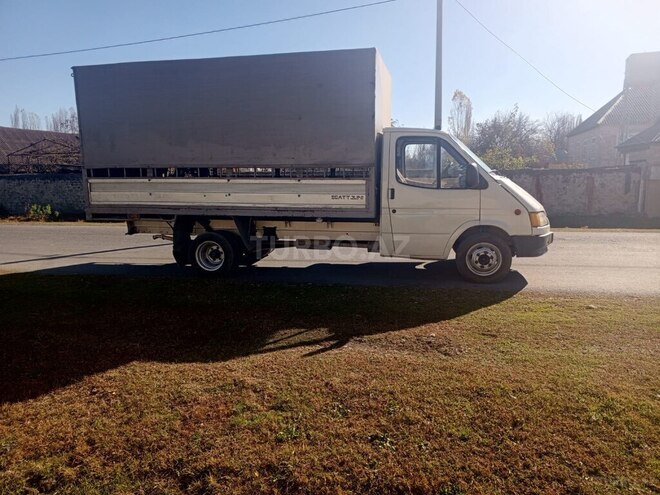 Ford Transit-7