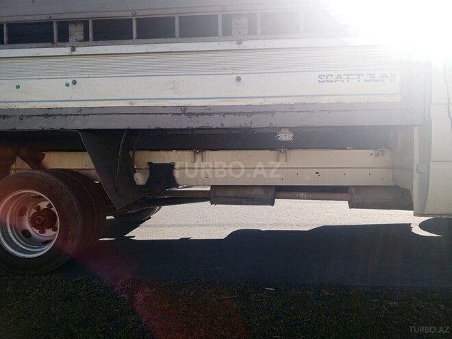 Ford Transit-9