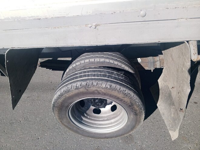 Ford Transit-8