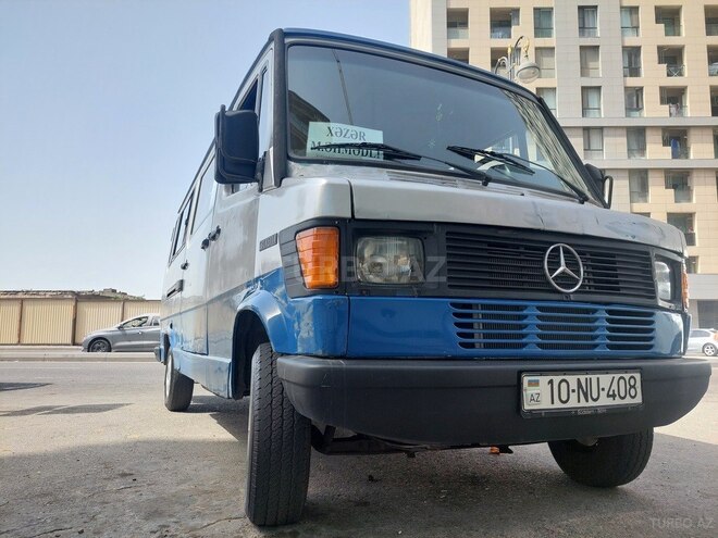 Mercedes 208 D-8
