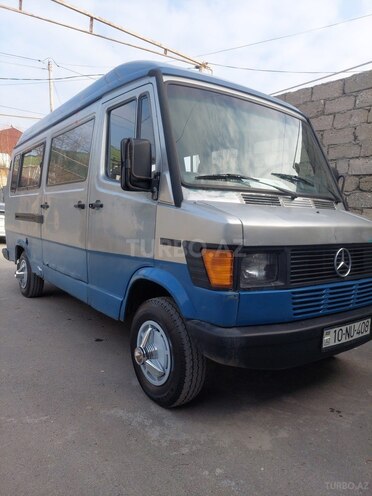 Mercedes 208 D-4