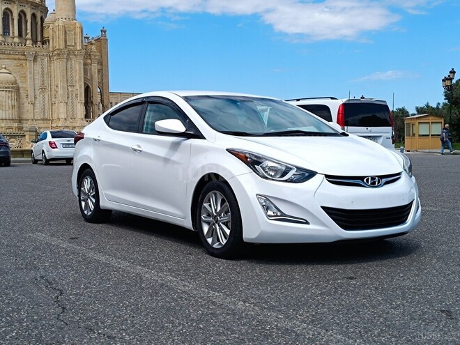 Hyundai Elantra-4