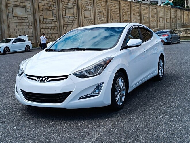 Hyundai Elantra-3