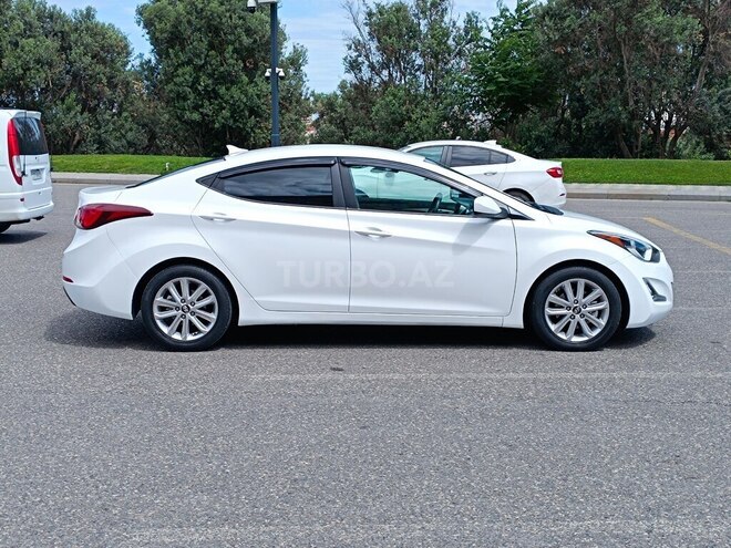 Hyundai Elantra-5