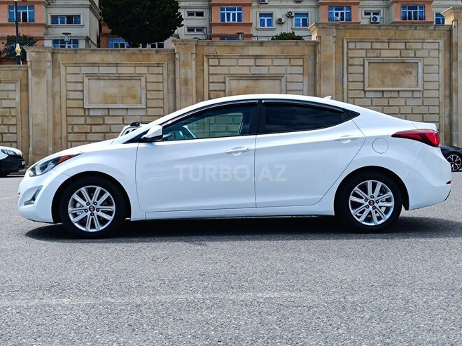 Hyundai Elantra-10
