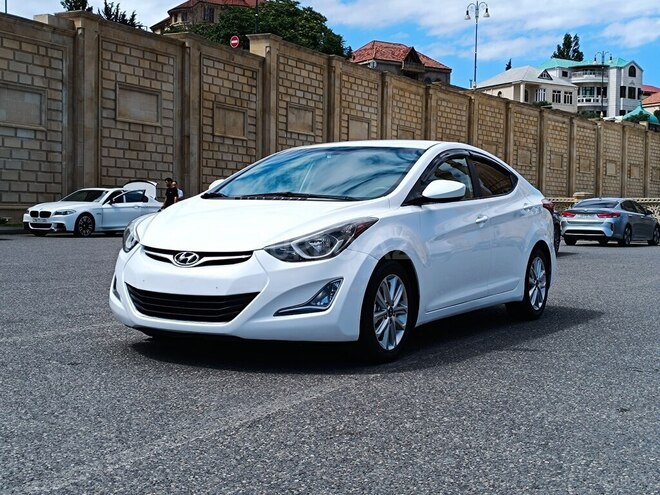 Hyundai Elantra-11