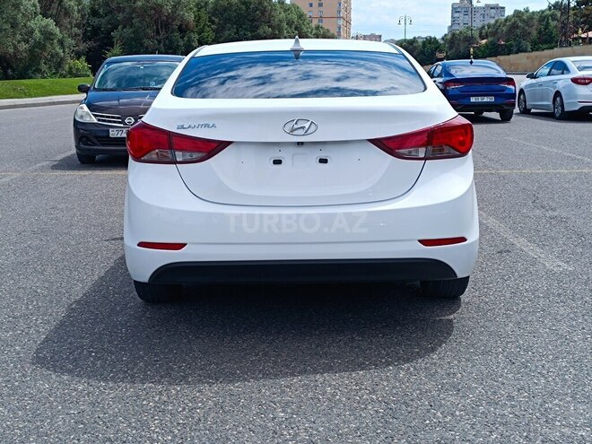 Hyundai Elantra-7
