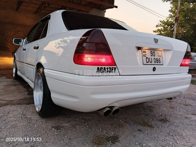 Mercedes C 220-12