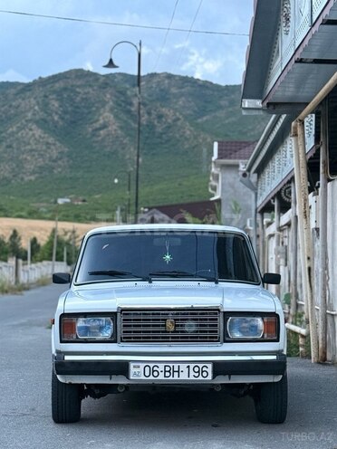LADA (VAZ) 2107-2