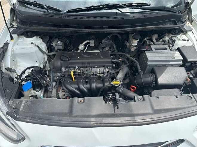 Hyundai Accent-8