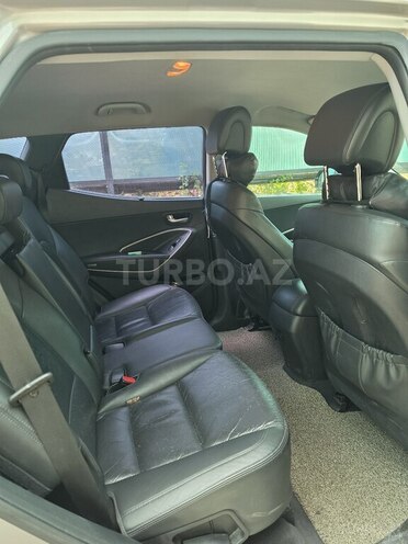 Hyundai Santa Fe-5