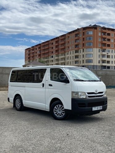 Toyota HiAce-2