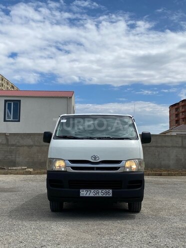 Toyota HiAce-4