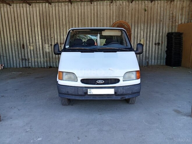 Ford Transit-1