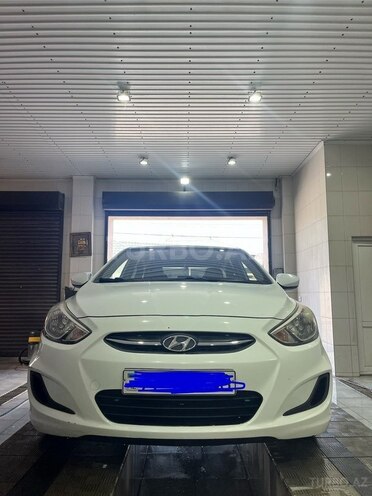 Hyundai Accent-1