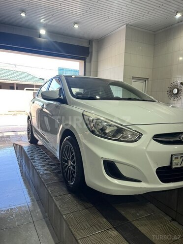 Hyundai Accent-3