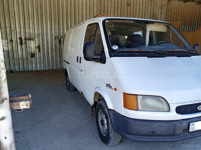 Ford Transit-17