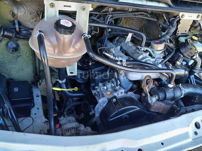 Ford Transit-13