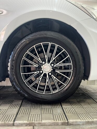 Hyundai Accent-14