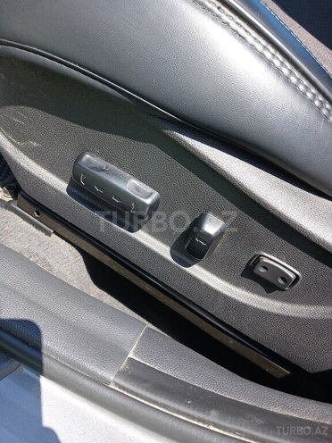Hyundai Elantra-11
