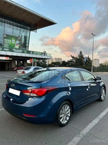 Hyundai Elantra-10