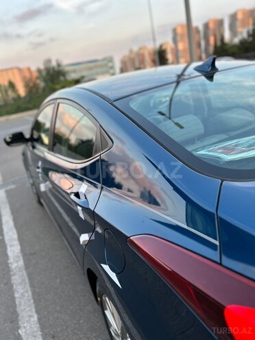 Hyundai Elantra-9