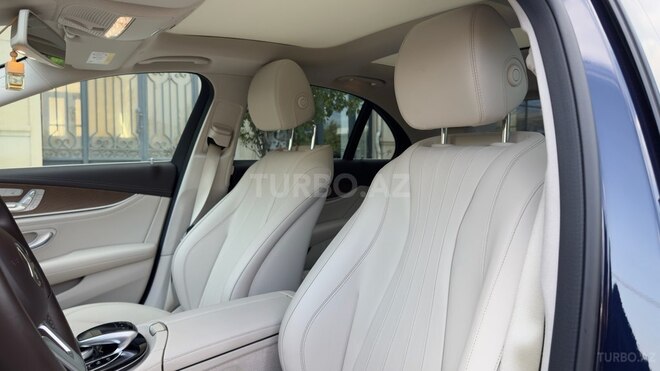 Mercedes E 450 4MATIC-10