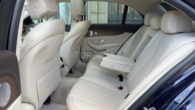 Mercedes E 450 4MATIC-18